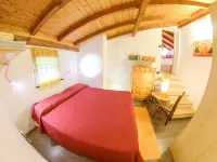 In the Final Hills, ideal for bikers and climbers. Paradise 20 min. from the sea. Отели в г. Риальто