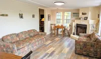 Cricket Hollow with Dock and private Lake Access Sleeps 6