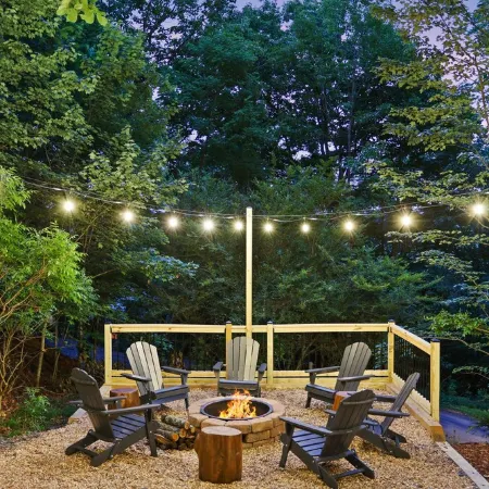 Mountain Crest Cottage Fabulous Fire Pit and 5 Minutes to Downtown Blue Ridge!