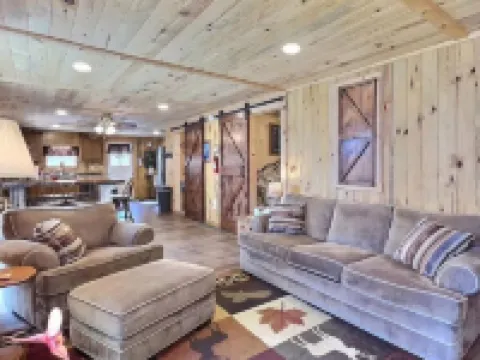 Lakefront Cabin on Snowmobile/UTV Trails Hotels in St. Germain