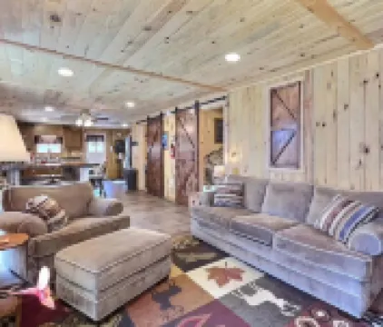 Lakefront Cabin on Snowmobile/UTV Trails