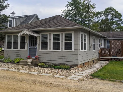 Remodeled 3 bedroom - perfect location for beach trips and beautiful sunsets Hotels in Casco Township