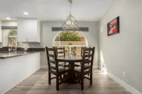 Cozy 2 bedroom house in Chandler