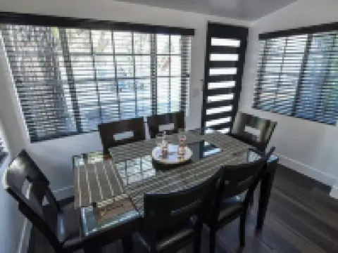 Cozy modern little cabin in Crestline Hotels in Crestline