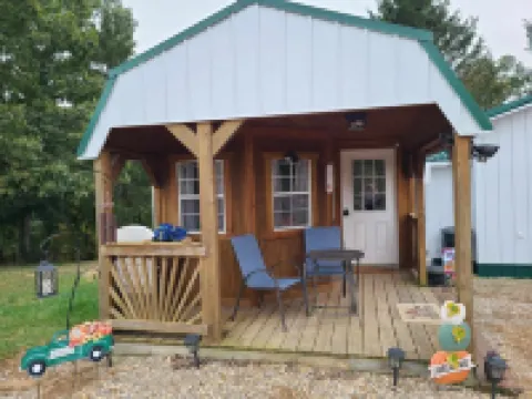 Newly transformed farm cottage off the beaten path! 賽歐託縣酒店