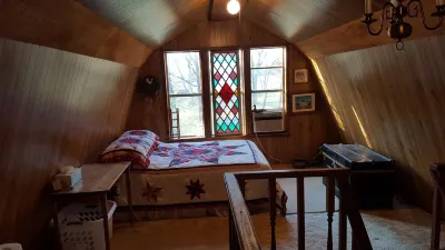 Cabin in the Woods - 10 minutes to Bartlesville Hotels near Joseph H. Williams Tallgrass Prairie Preserve