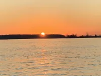 Fisherman's Cottage  with lake access and dock private parking Hotel a Clay Township