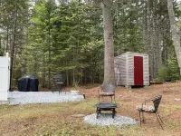 Barters Island Cottage on the Rock