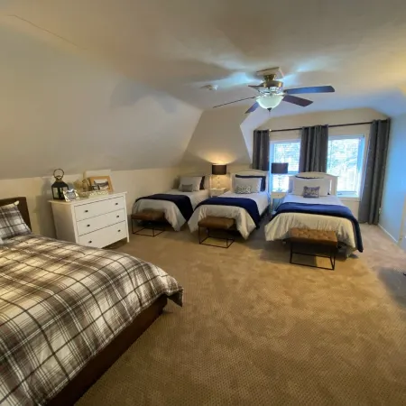 Beach house on Lake Superior - Direct beach access - Sunrise view over the lake!