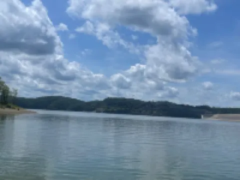 Stylish Cabin 4Mins Away from Cumberland Lake!