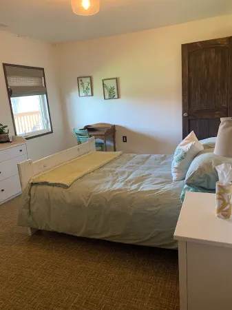 Farm Stay with outdoor firepit, Man Cave, animals