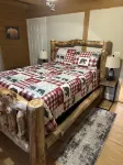The spacious Dream Road Escape cabin & Hot tub