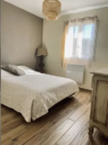 Quiet house with enclosed garden and terrace 5 minutes from the beach!