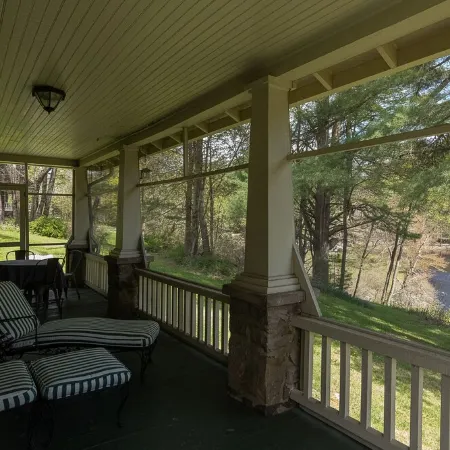 Lehigh Lodge Waterfront- Feat. in Philadelphia Mag. Gorgeous private waterfall!