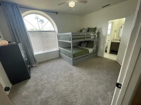 Spring Training Dream! Large Yard, Salt Water Pool/Spa, Billiards/Ping Pong