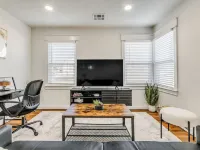 Work, Rest & Recharge – Downtown Home w/ Washer & Dryer