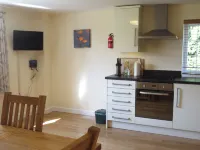 Oxford Apartments 2 - Modern, beautiful Apartment fully furnished with parking