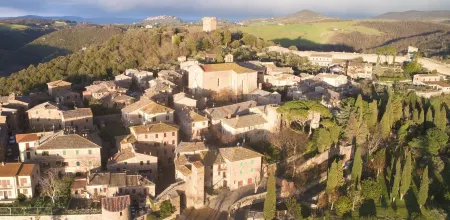 Elegant apartment with garden view and rooftop terrace