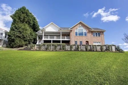 #1 Rated Vacation Home w/ Deep Water on the Main Channel