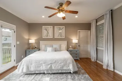 Park Street Dream in Downtown Northport, 2.5 Miles from U of A Stadium