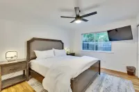 Pool & Gameroom, pet friendly, 10 Minutes from South congress, 20 from Downtown