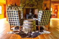 Dog Friendly Log Cabin + Wood Stove + Sauna + High Speed WiFi! 25 Min to Stowe! - Chalets