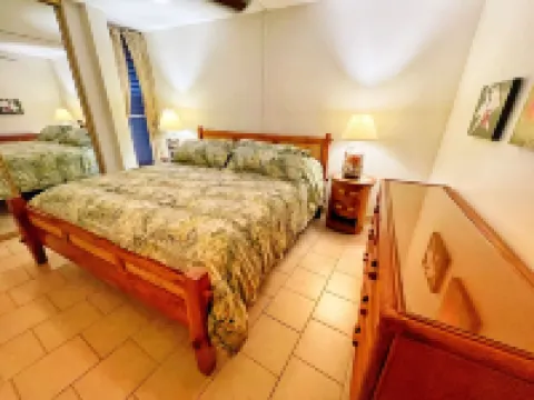 Relaxing Ocean Front Views on Maui! Island Sands Condominium