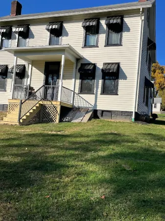 Entire remodeled farmhouse. Отели в г. Венанго Каунти