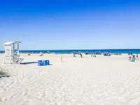 Cozy Beach Condo Sleeps 6 POOL