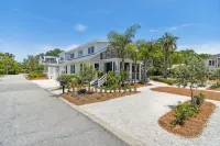 Historic Beach Cottage / Steps to Beach & Dining - de charme