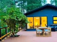 Mid-Century Modern Retreat