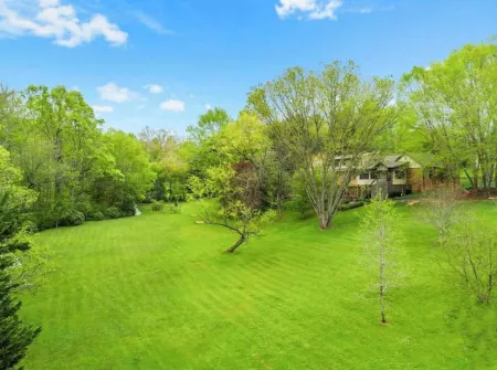 5 Acre Estate: Pool/Hot Tub/Basketball/Fire Pit Отели в г. Фэрвью