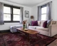 Renovated 4 BR 3 BA Barn; 30 mins to Hudson, 15 mins to the Berkshires!