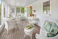 PRIVACY & RELAXATION ON MARTHA'S VINEYARD