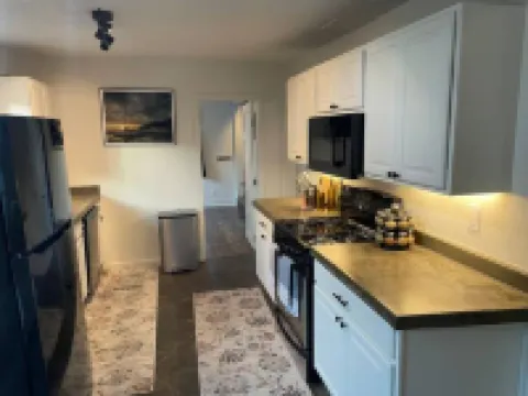 Historic K2 Inn, Full House Rental (Renovated Managers Quarters)