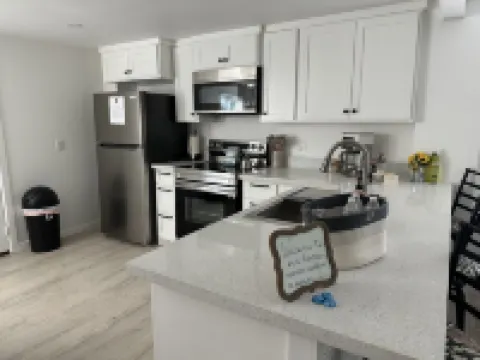 2-bedroom apartment just 4 minutes drive to Gladys Porter Zoo