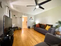 Family Friendly House- Close to Campus! Отели в г. Таскалуса