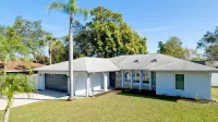 4-Bedroom Dog-Friendly Home, Just 13 Miles from Siesta Key Beach! Private Pool Các khách sạn gần Braden River