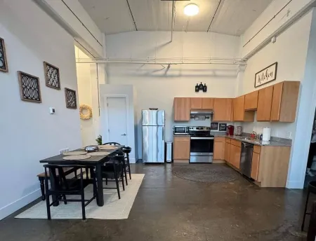 2-bedroom apartment just 9 minutes drive to Kings Island