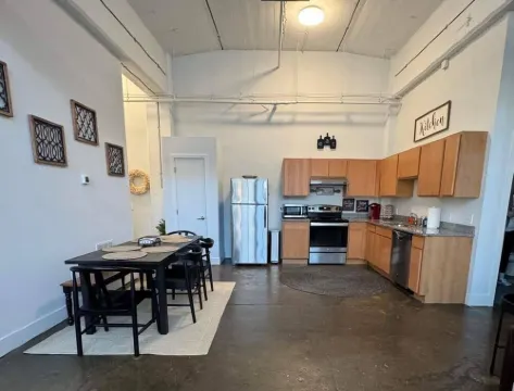 2-bedroom apartment just 9 minutes drive to Kings Island