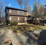 NEW Spacious 5 bedrooms with Public Lake & Beach Access and Kayak!