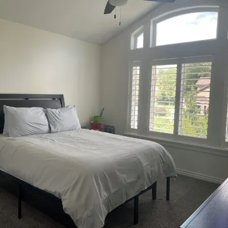 Sunset Views! Indoor Sport Court, Pool table, Golf Course, 12 min to downtown 바운티풀 호텔