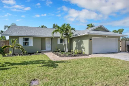 Relaxing escape near coastal charm