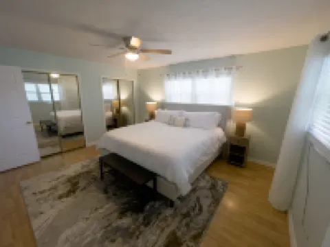 Skyline Breeze - Minutes from downtown Jensen Beach Hotels in Jensen Beach