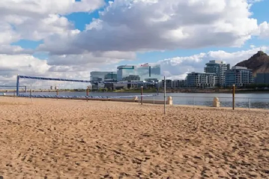 Tempe Getaway w/Pool & Near ASU!