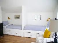 Charming modern bungalow w/ hot tub steps away from the beach Hotels in Dillon Beach