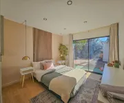 Brimfield Stay Hotels in Sylmar