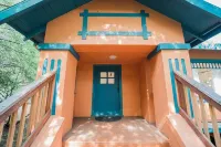 425A- Upper 2B1B Unit Gated Parking near Bart & FW, shops and restaurants