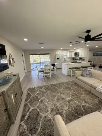 4 bed/ 3 bath Villa Heated Pool