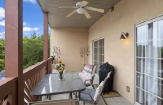 Extra Large 1 bedroom Luxury Condo on the Lake